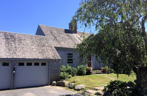 Little Compton House | Superb Location on Quiet Laneway. Just lowered June & September rates!