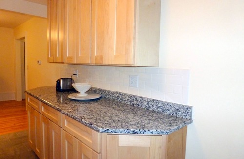 Burlington Apartment | Superb location walk everywhere, Downtown Campus District Burlington