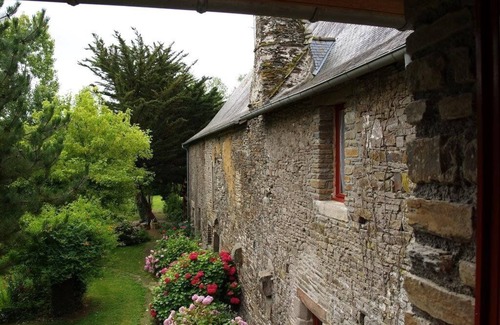 Roz-Landrieux House | Superb mansion, green and quiet, in the heart of tourist activities