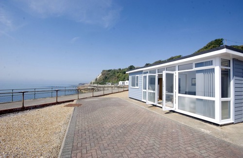 Ventnor Cabin | Superb Sea View, all amenities in walking distance, new renovation