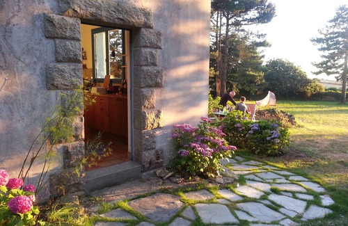 Roscoff House | Superb sea view, calm and nature. Cosy and comfortable, just like home.