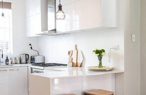 Saint Kilda South Apartment | Superb St Kilda Location, 2BR Renovated Art Deco, Family-Friendly, Quiet Street