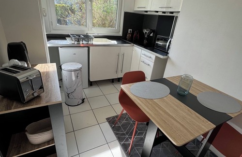 Beauvais Apartment | Superb studio in the center of Beauvais. Central yet quiet