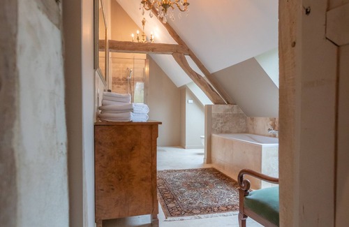 Vierzon Apartment | Superb suite in the heart of the forest