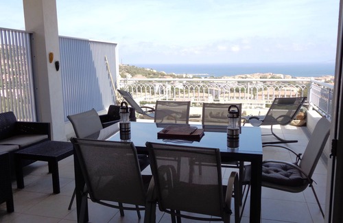 L'Ile-Rousse Apartment | Superb T3 conditioned 82m2 + 35m2 terrace panoramic sea view