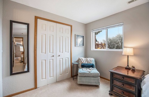 Mountain Shadows House | Superb Views-Firepit-Gameroom-Hikes-Spacious Home