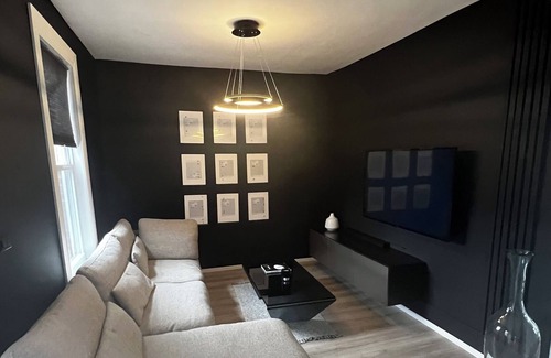Lachine House | Superbe 2 Chambres Avec Jardin
