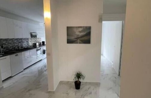 Cimiez Apartment | Superbe Appartement Carré Delfino Port de Nice