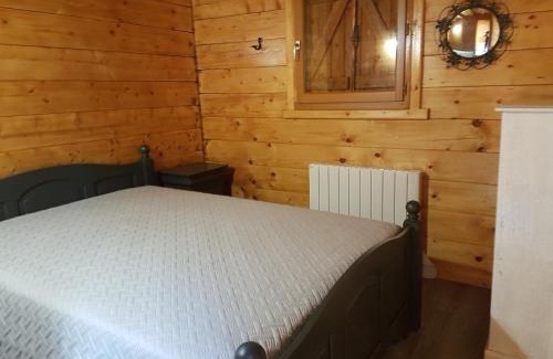 Saint-Germain-de-Tallevende-la-Lande-Vaumont House | SUPERBE CHALET AVEC PISCINE CHAUFFEE Juillet et Aout