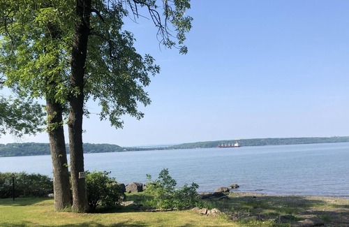 Saint-Nicolas House | Superbe Chalet en Bordure de Fleuve