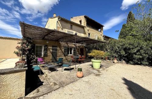 Sarrians Villa | Superbe Mas en Pierre, Piscine, Boulodrome, 14 pers