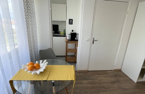Bourgfelden Apartment | Superbe Studio: Basel-Tram-Bus Airport CH/FR/DE