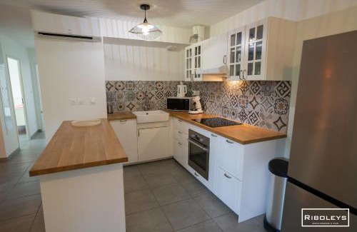 Vias Apartment | Superbe T3 climatisé avec WIFI à 400m de la plage