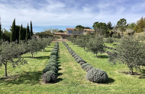 Bonnieux House | Superbly equipped stone country house with panoramic view 4bedroom, 4bathroom 8pers