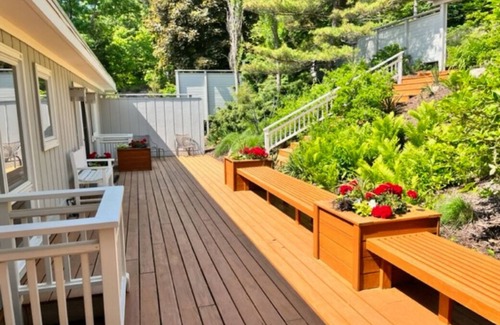 Spring Lake House | Superbly located beachfront house in Grand Haven! Just minutes from Downtown