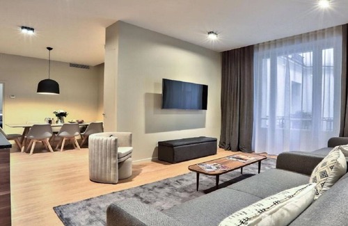 Quartier de la Monnaie Apartment | SUPERBLY LOCATED NEAR LUXEMBOURG GARDEN & ST GERMAIN- A BLOCK TO SEINE