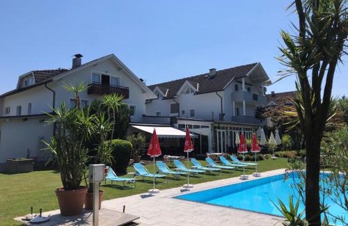 Velden am Worther See Apartment | Superior-Apartment mit Pool und Seezugang