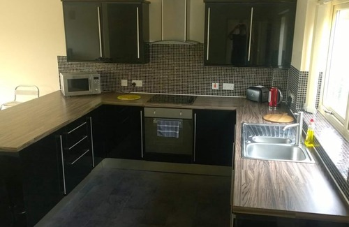 Sheffield Apartment | Superior Apartment at Your Travel Stop Craggside