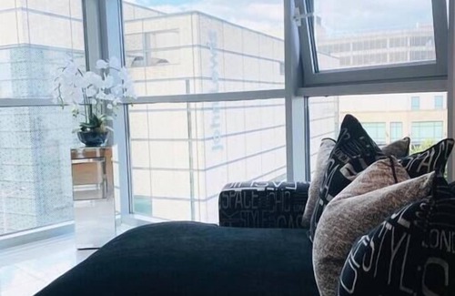 Cardiff City Centre Apartment | Superior Apartment In Cardiff City Centre