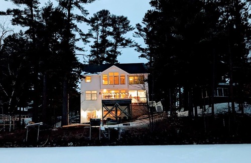 Wautoma House | Supper club on water, WIFI NETFLIX