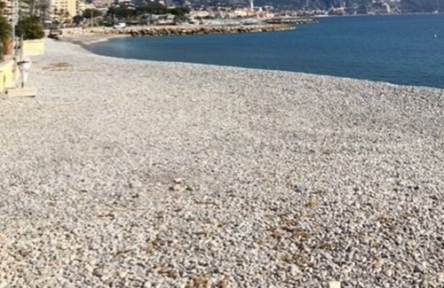 French Riviera Apartment | Sur la côte d’Azur, ce logement est idéalement situé