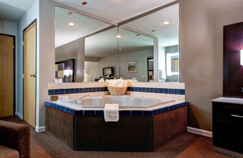 Redding Hotel | SureStay Plus Hotel by Best Western Redding