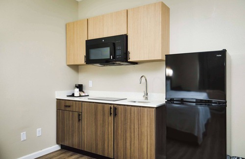 Conroe Hotel | SureStay Studio by Best Western Conroe Downtown