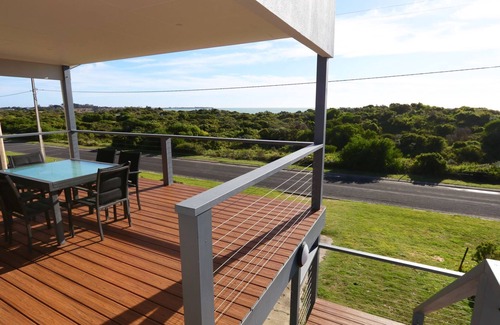 Waterhouse House | Surf and Sand - sea views in Robe