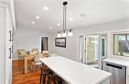 Huntington Beach House | Surf City Rambler convenient to Everything.