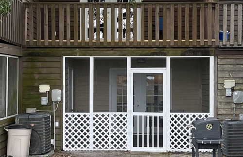Surfside Beach House | Surfside Beach. Cute & Cozy townhome 4 mins from the ocean !