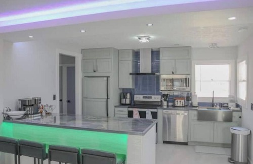Surfside Beach House | Surfside Stay near Myrtle Beach