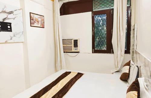 Jangpura House | SURYA INN - 05 Minutes Walk Nizamuddin Railway Station
