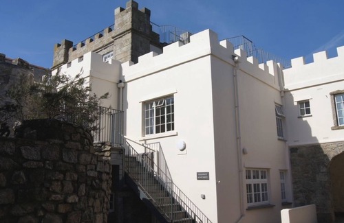 Saint Erth Praze Cottage | SUSANNAS APARTMENT, family friendly, with a garden in Rosudgeon