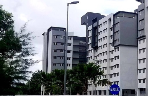 Pelindung Apartment | Sutra Damai Guesthouse near coast of Teluk Chempedak and Pelindung Hill. 1 min walk to beach