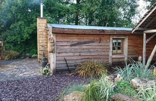 Hatherton House | Sutton Coldfield 2-Bed Caravan, Parking & Bar-B-Q