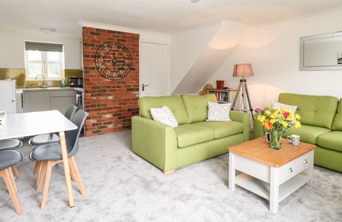 Irstead House | SWALLOWTAIL COTTAGE, family friendly, with a garden in East Ruston