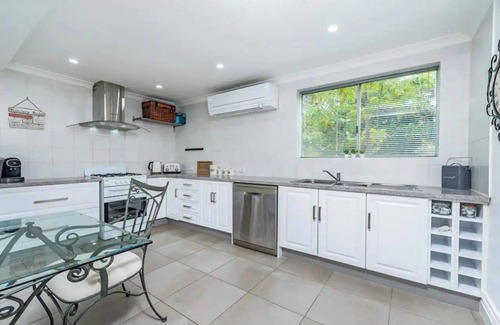Belhus Cottage | Swan Valley- Willow Cottage Swan valley
