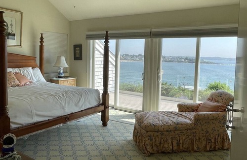 Narragansett House | Sweeping Views of Narragansett Bay, Sleeps 12