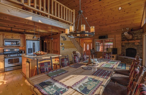 Campton Cabin | Sweet Cabin in the White Mountains Hot Tub & Sauna