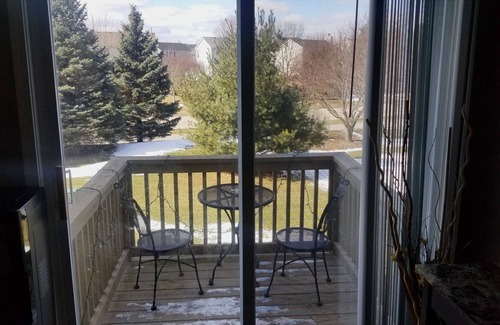 Gilberts House | Sweet Family Getaway NW Suburb 35 min to OHare