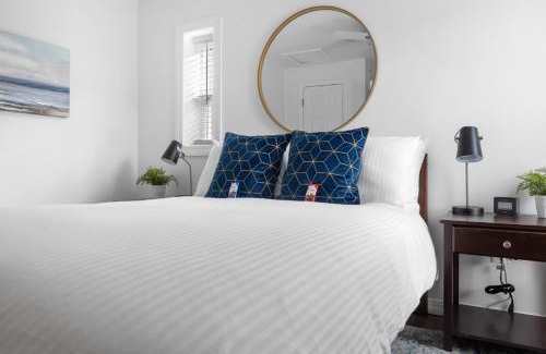 Jasper House | Sweet Jasper Suite-Summer Getaway in Jasper with Hot Tub