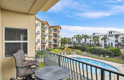 Frangista Beach Condo | Sweet Retreat @ Emerald Waters | 2BR Beach Condo | Pool | Steps to Sand | Free Fun Pass!
