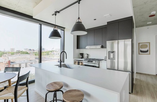 West Loop Apartment | Sweet West Loop 2BR w/Rooftop, Spa, Pool & Gym, by Blueground