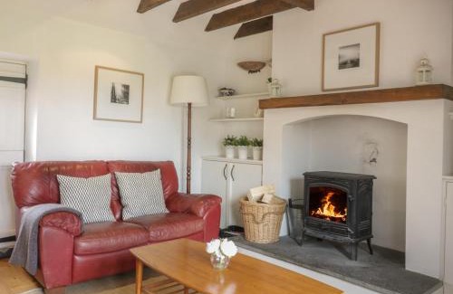 Biggar House | Sweetpea Cottage