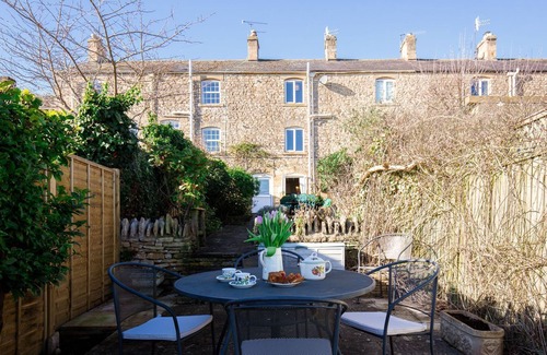 Blockley Cottage | Swift Cottage, Blockley - sleeps 4 guests in 2 bedrooms