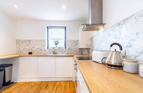 Norwich Apartment | Swift Host | Spacious 1 Bed | 5 Min to Centre