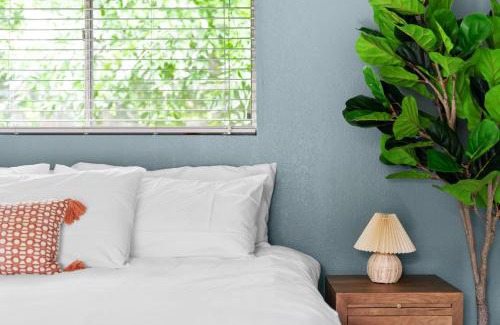 Barton Hills House | Swim at Barton, Sleeps 14 near Zilker, Downtown