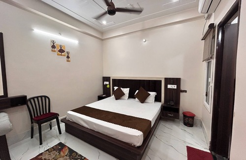 Puri Hotel | Swimming Pool Hotel G resort Near temple