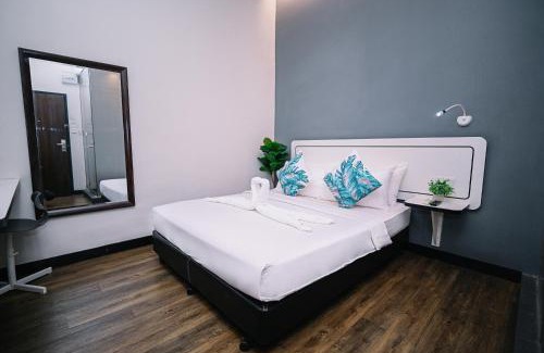 Taman Sri Muda Hotel | Swing & Pillows - Kota Kemuning Selangor