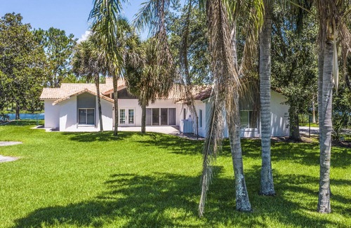Clermont House | SWISS 23 - Lake Stephanie